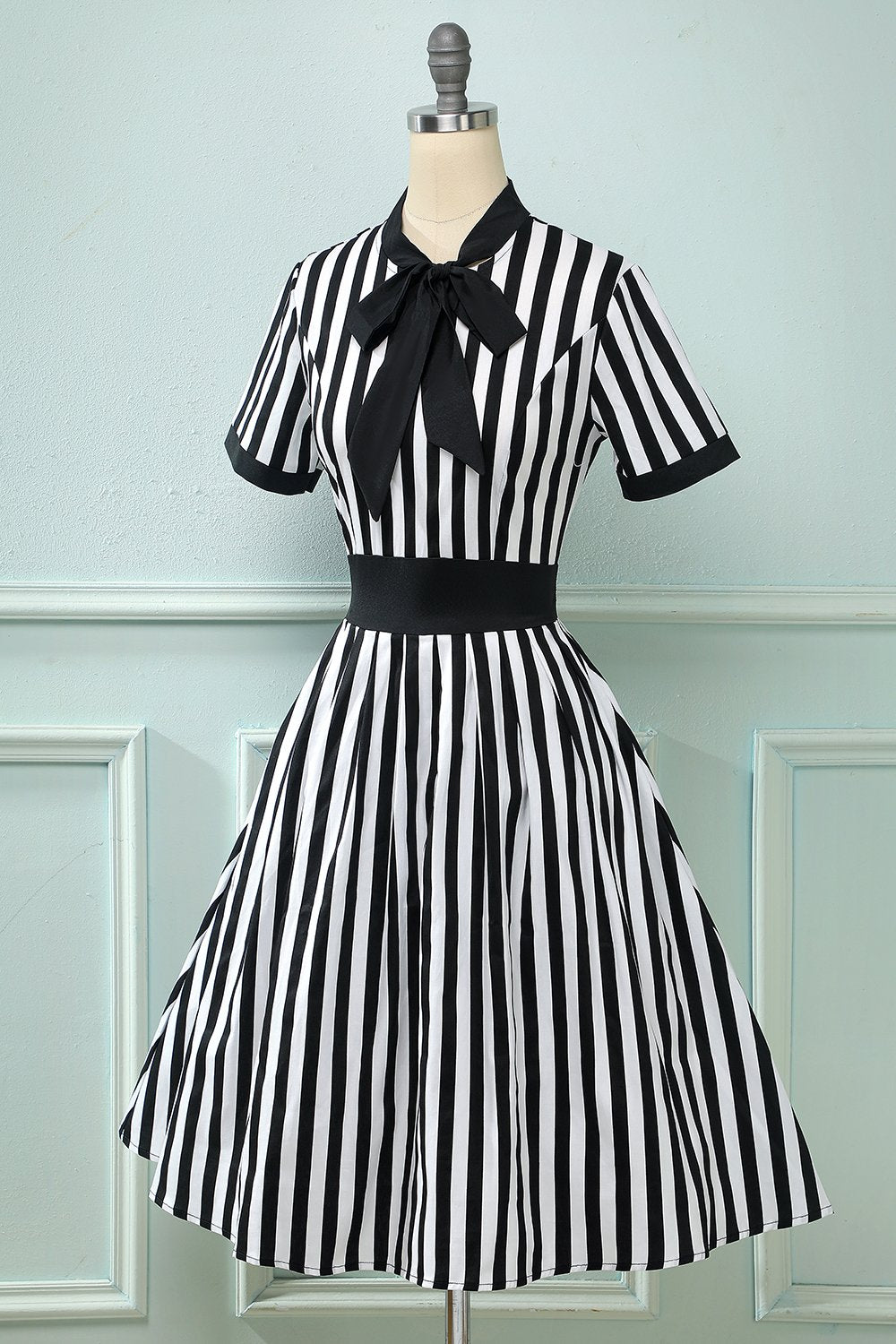 Bow Tie Collar Vintage Pleated Dress