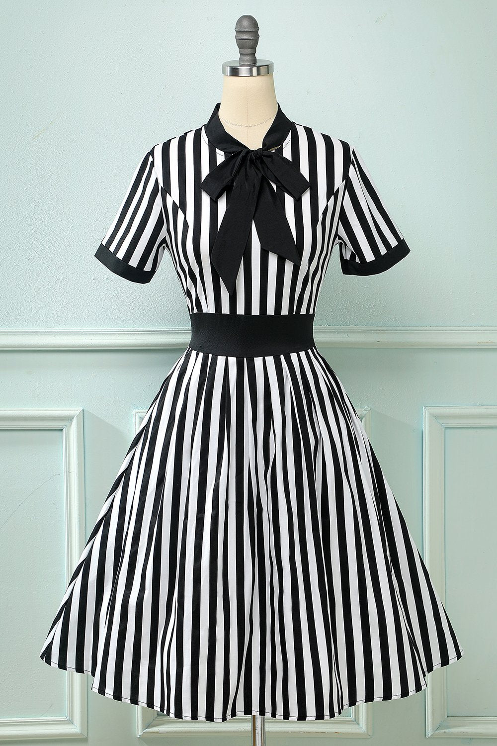 Bow Tie Collar Vintage Pleated Dress