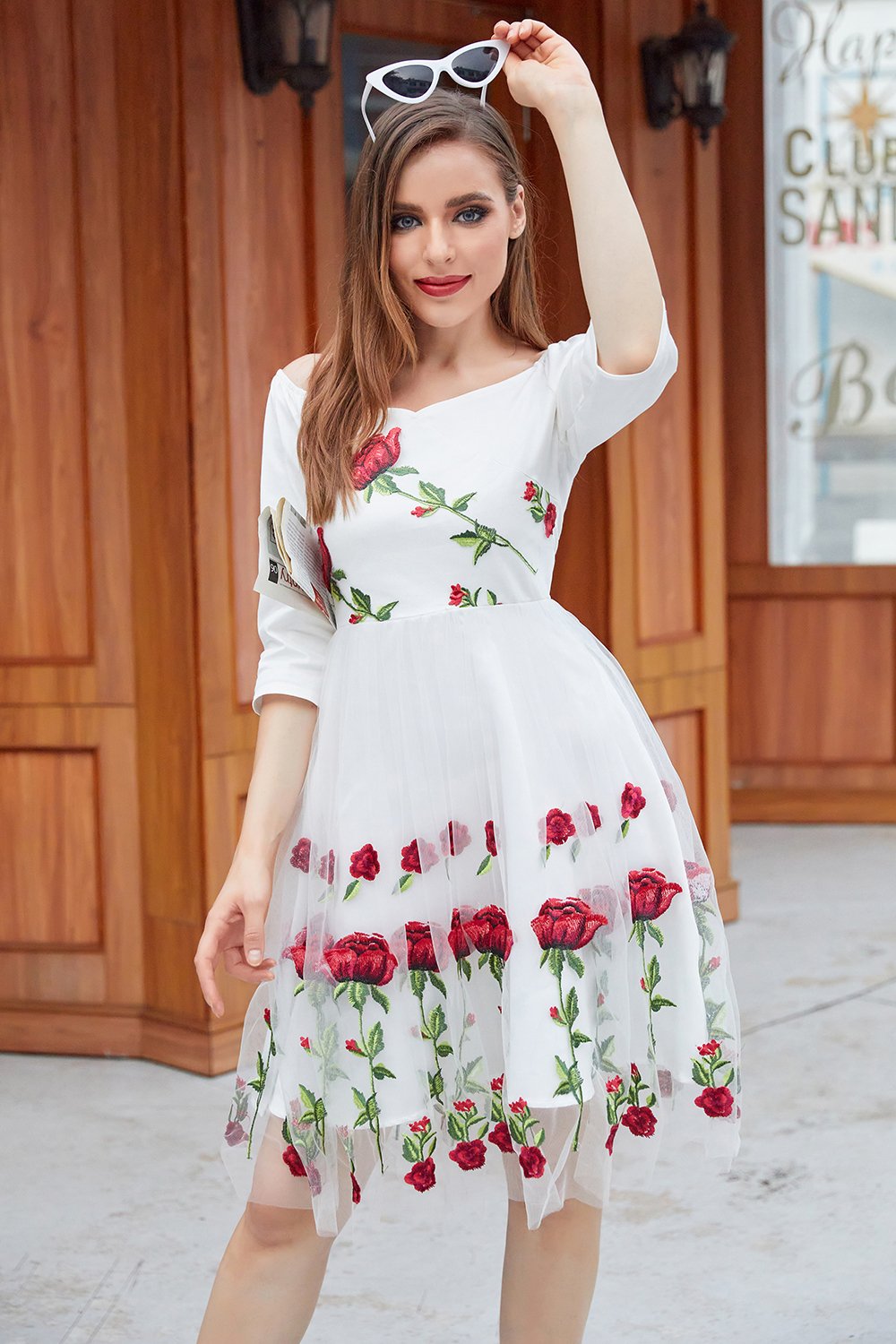 White Dress Embellished With Vintage Rose Vintage Dresses Dresses Vintage